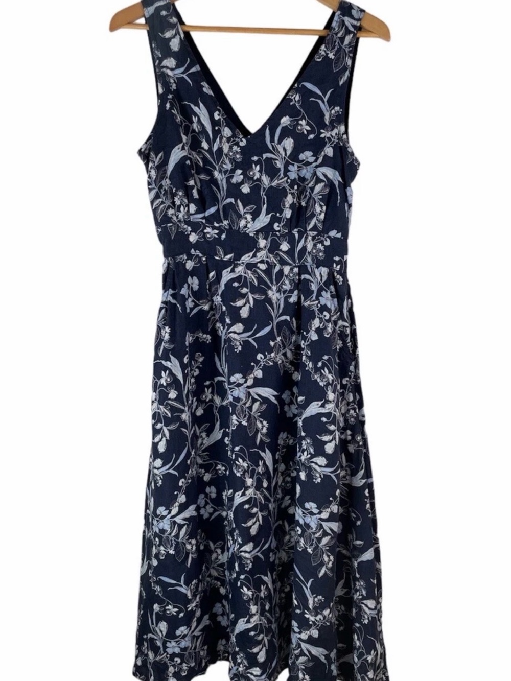 C&C California Navy & White Floral V-Neck Midi Dress Size 8 Like New